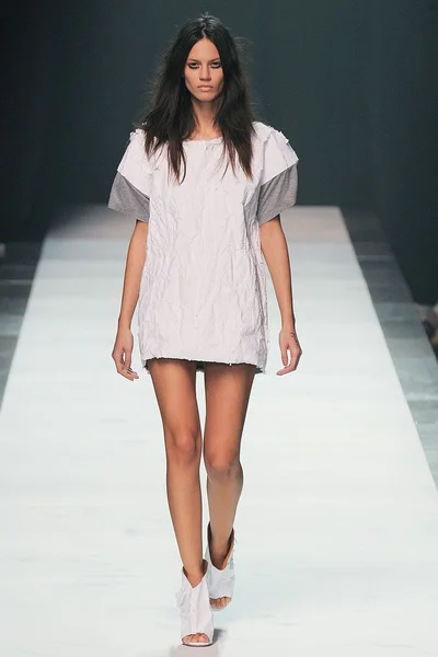 Look 12